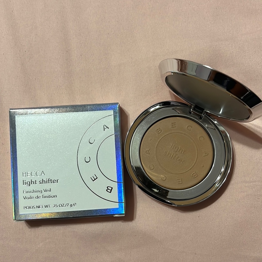 BECCA Light Shifter Finishing Veil